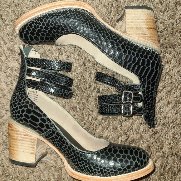 Freebird Randi - Picture 2 of 5